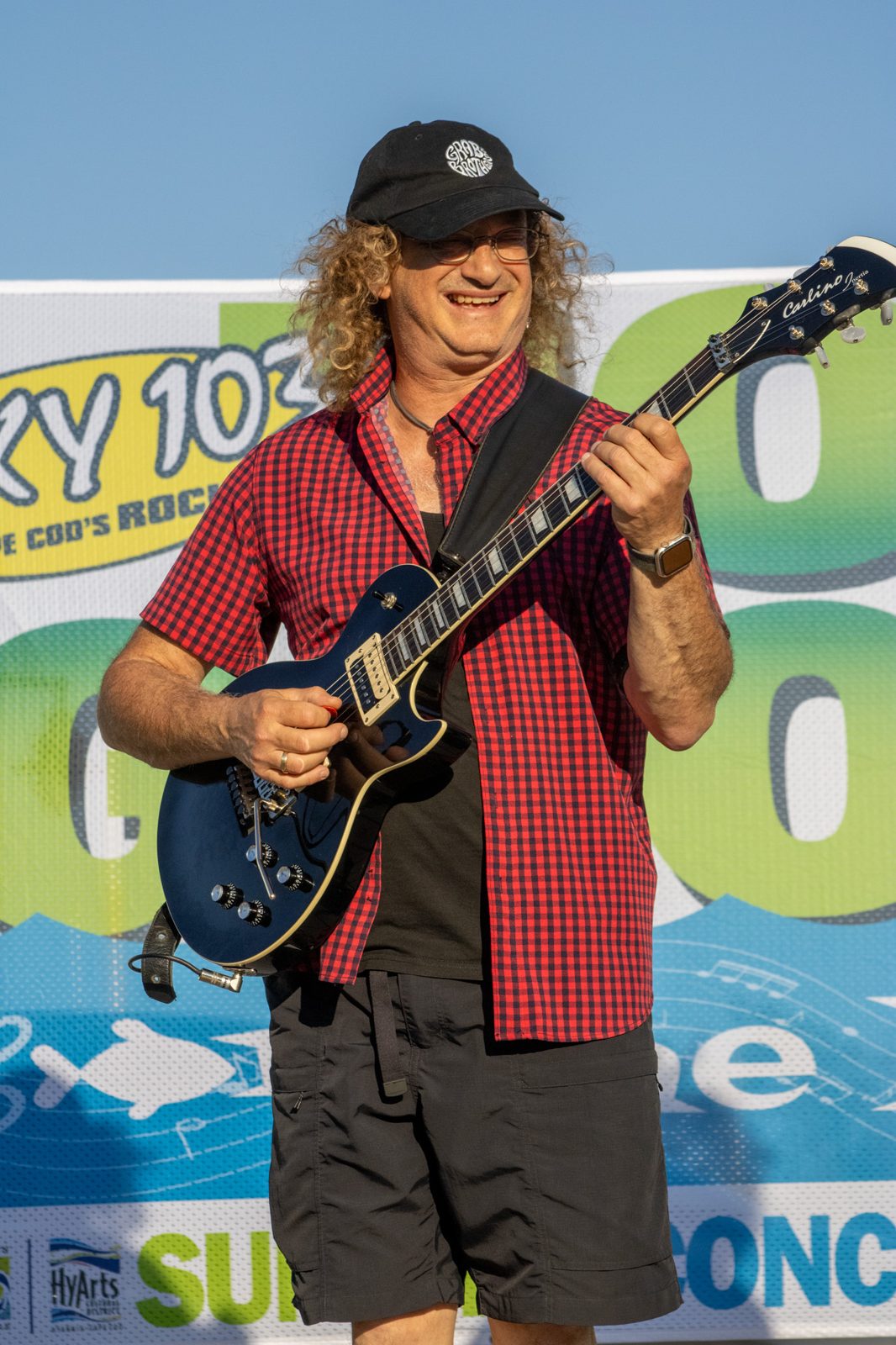 Grab Brothers Band performing